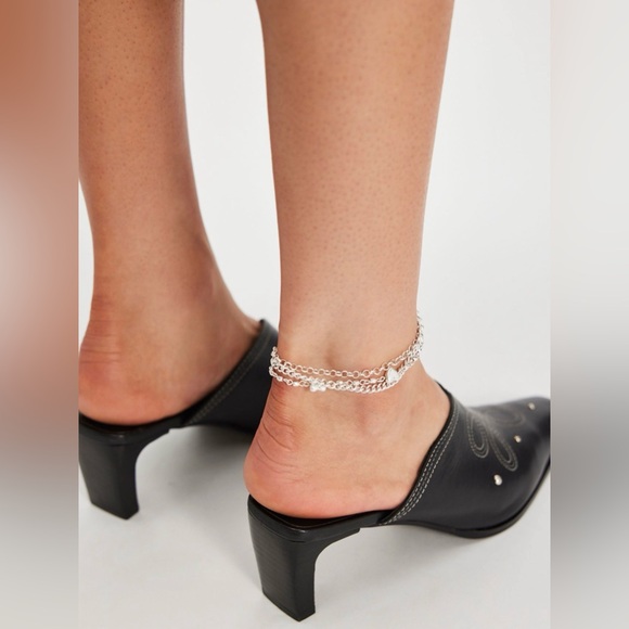 Free People Roxi metal tip Mules 8.5 NIB - Picture 3 of 4